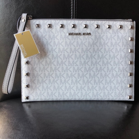 MICHAEL Michael Kors Handbags - Michael Kors Jet Set XL Zip Clutch/Wristlet NWT